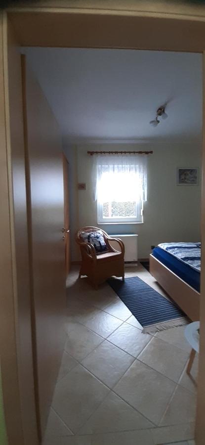 Bungalow Idylle Am See 네우루핀 외부 사진