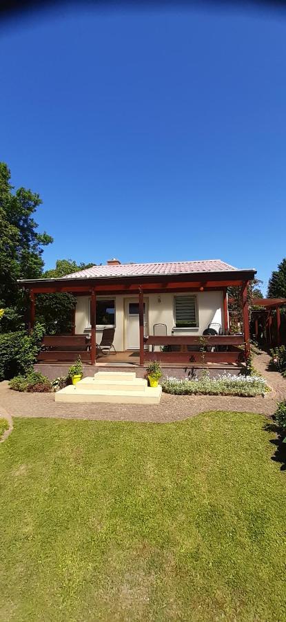 Bungalow Idylle Am See 네우루핀 외부 사진