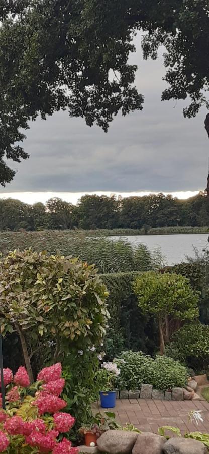 Bungalow Idylle Am See 네우루핀 외부 사진