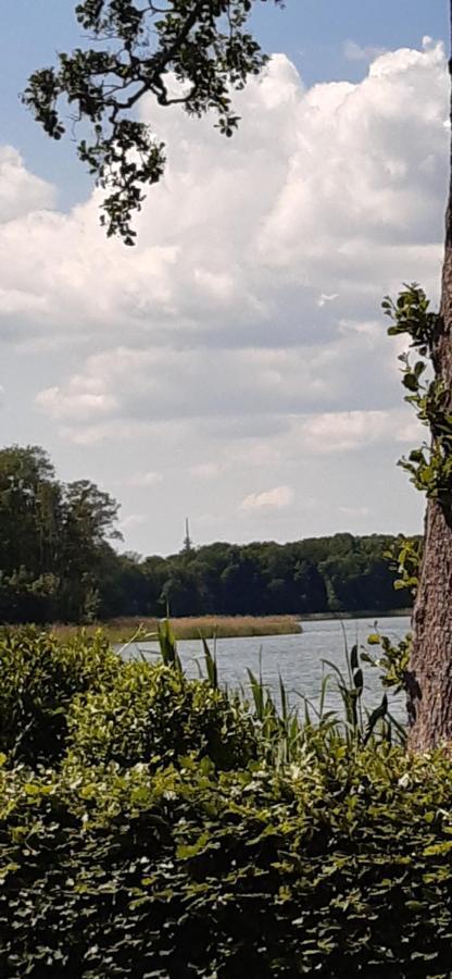 Bungalow Idylle Am See 네우루핀 외부 사진