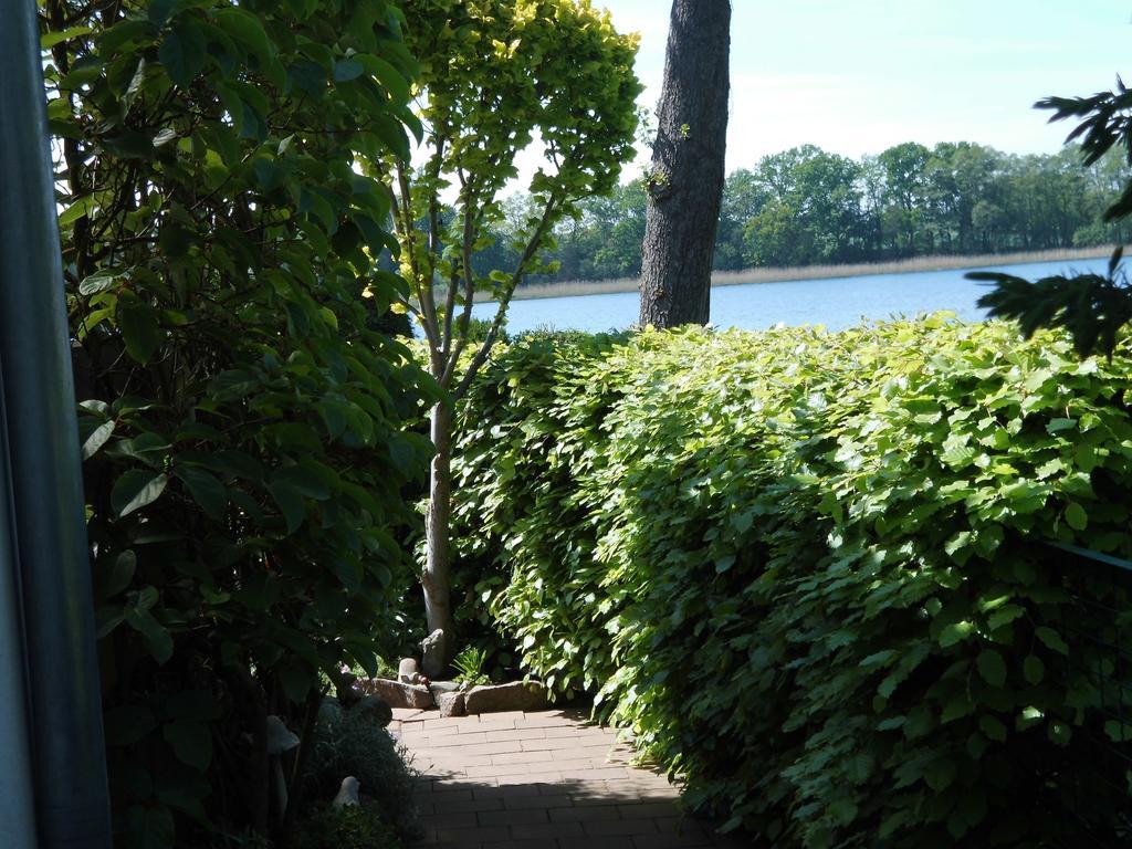 Bungalow Idylle Am See 네우루핀 외부 사진