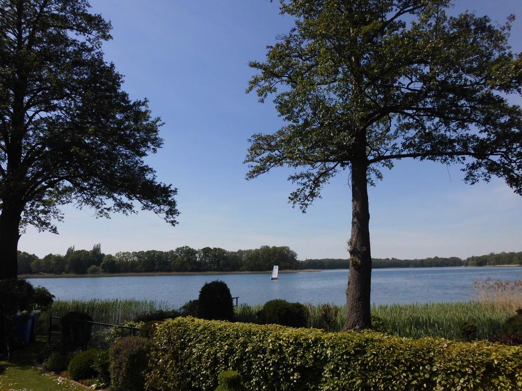 Bungalow Idylle Am See 네우루핀 외부 사진