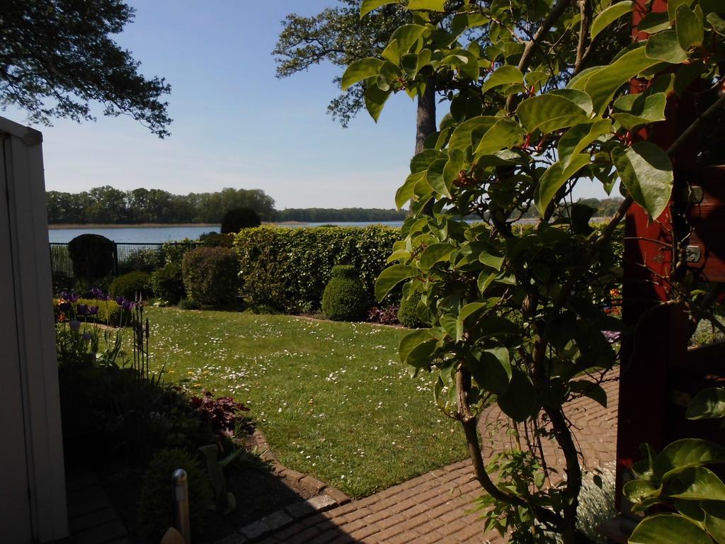 Bungalow Idylle Am See 네우루핀 외부 사진