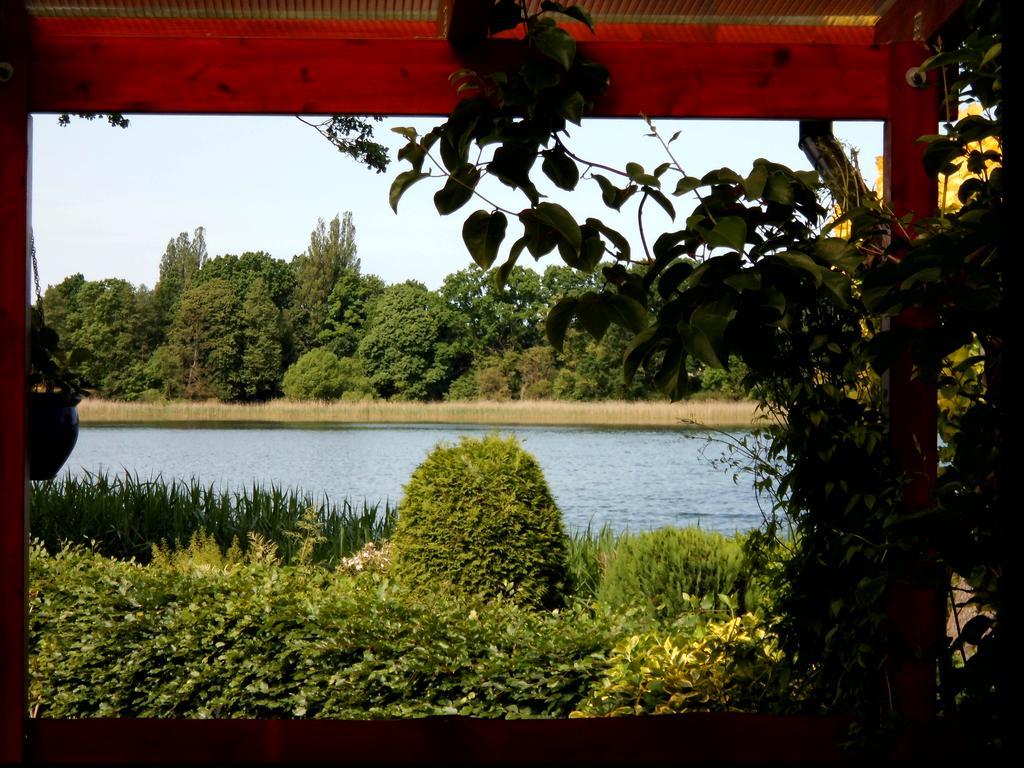 Bungalow Idylle Am See 네우루핀 외부 사진