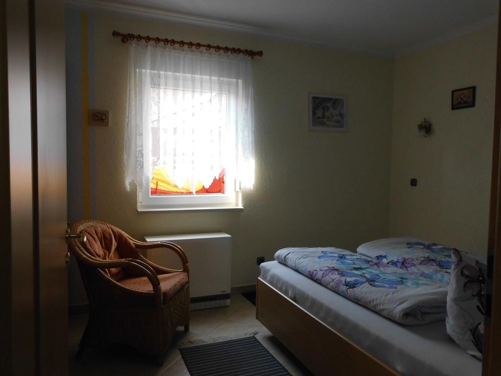 Bungalow Idylle Am See 네우루핀 외부 사진